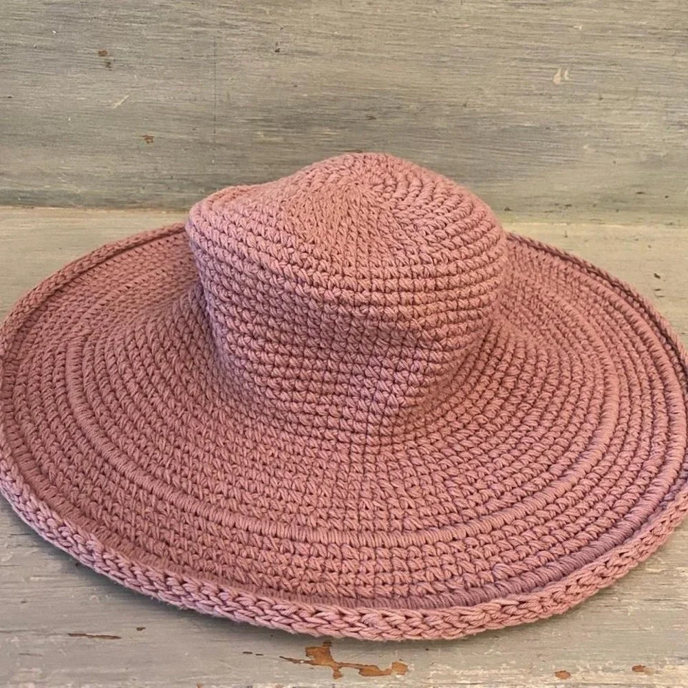 Lavender Knit Hat One Size Good Condition‎